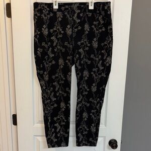 Old Navy Black and Gray Cropped Pants with Floral Pattern